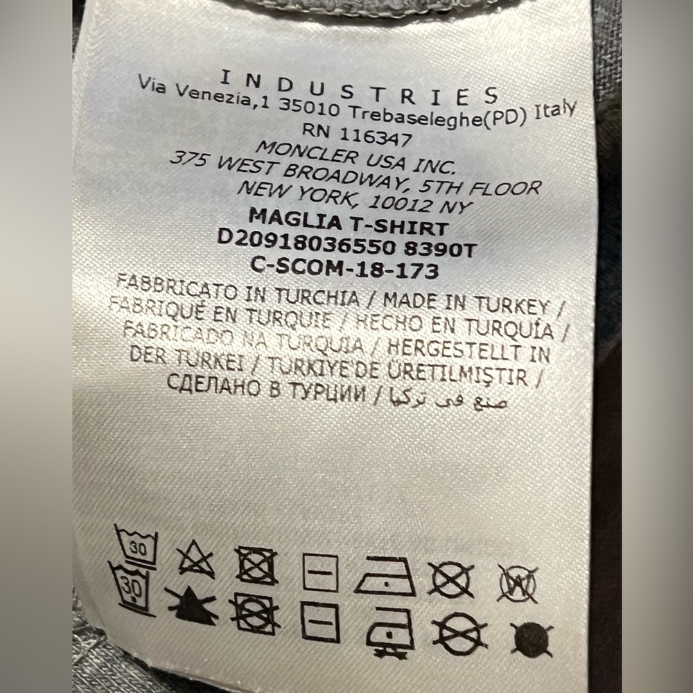**NWOT** Moncler Colorado T-Shirt - Picture 7 of 7